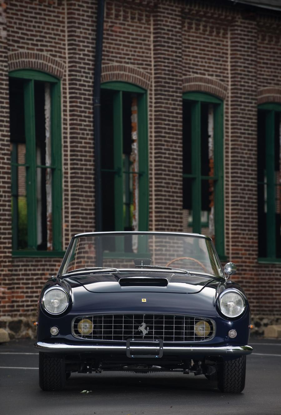  Ferrari 250 GT Cabriolet (Series II) 1962 года  (фото 10 из 11)